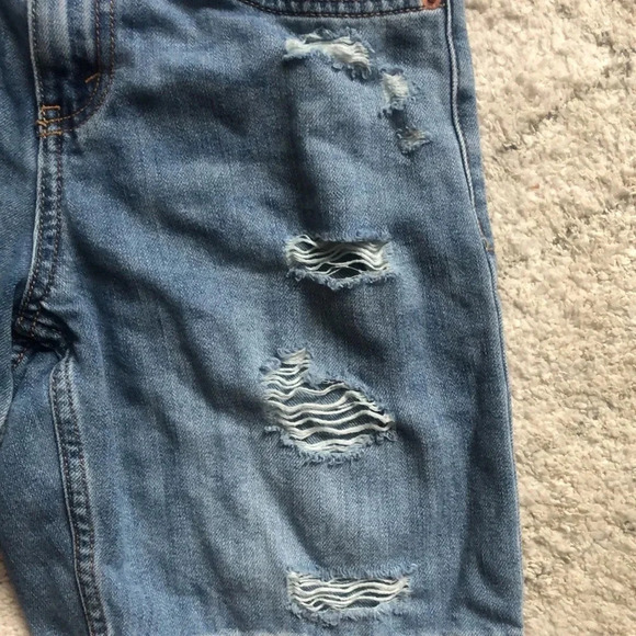 Levi's Boys Stay Loose  Distressed Denim Shorts, size 14 or 27 waist - Picture 4 of 9